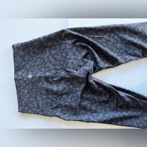 Lululemon Wunder Train 25” Legging Size 4